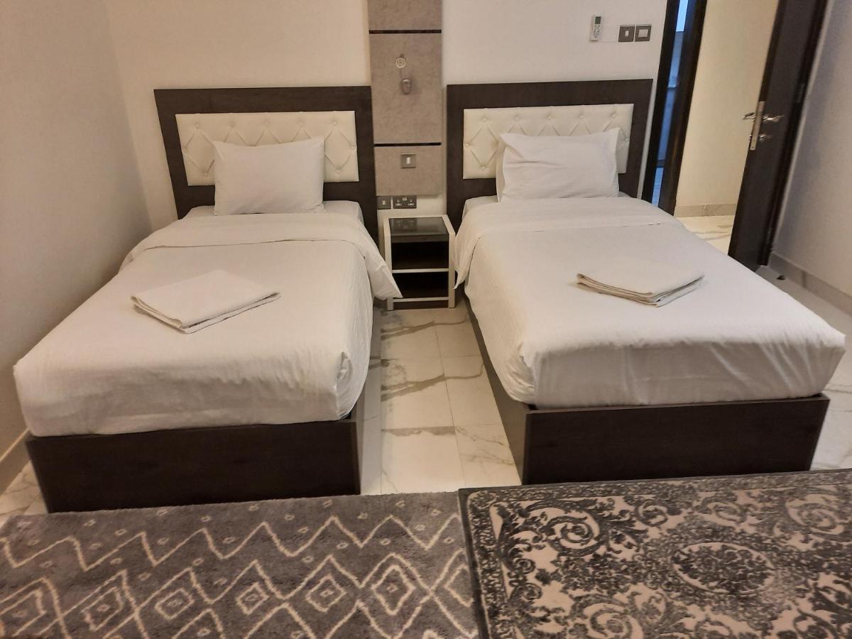 Hala Suites *